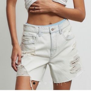 NWT UO BDG Dropped-Rise Distressed Denim Shorts - Light Wash